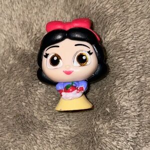 Snow white doorable
